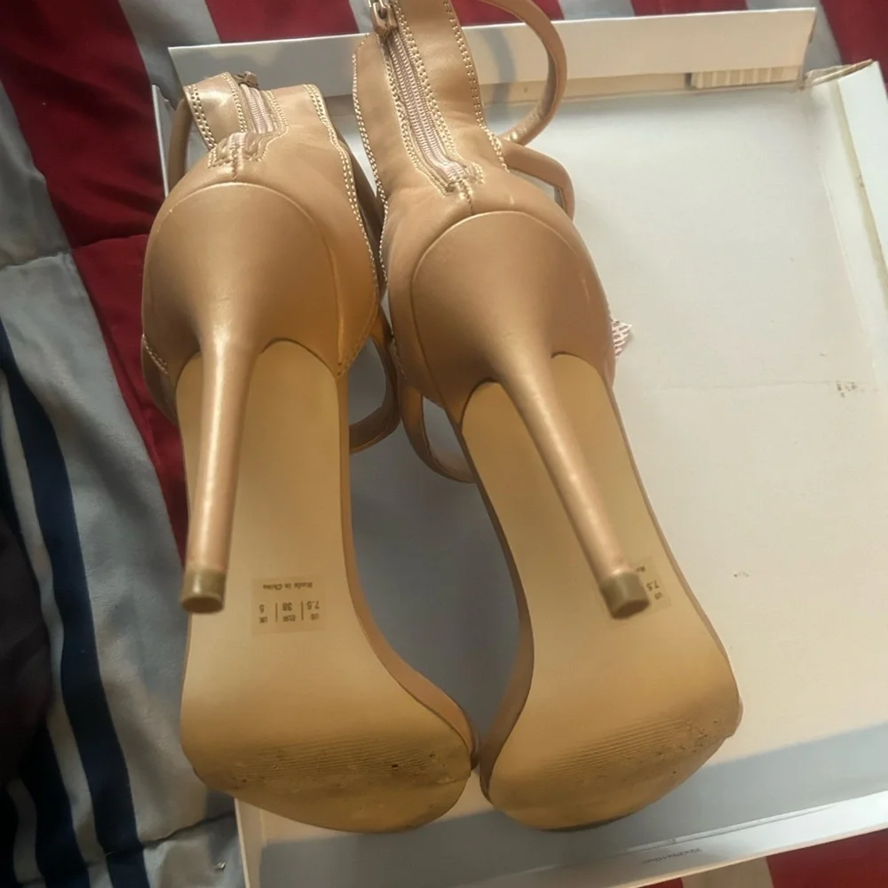 Nude Sandals - Picture 3 of 7